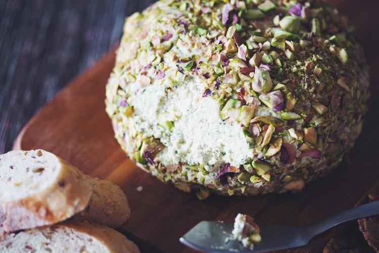 Pisctachio Crusted Cheese ball