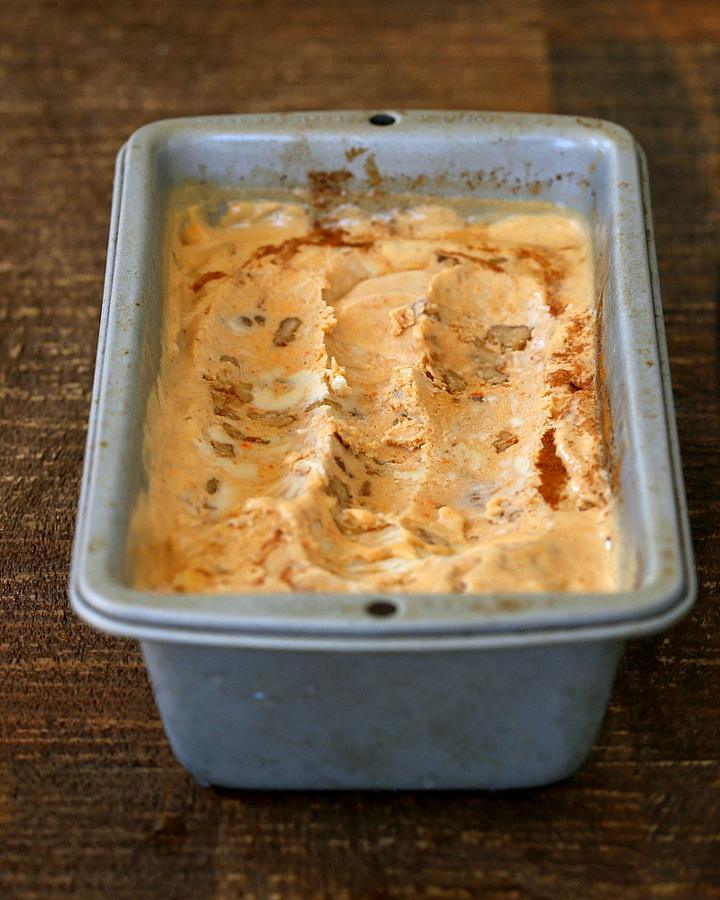 Vegan Carrot Cake Ice Cream with Roasted Carrots and candied walnuts #vegan #veganricha