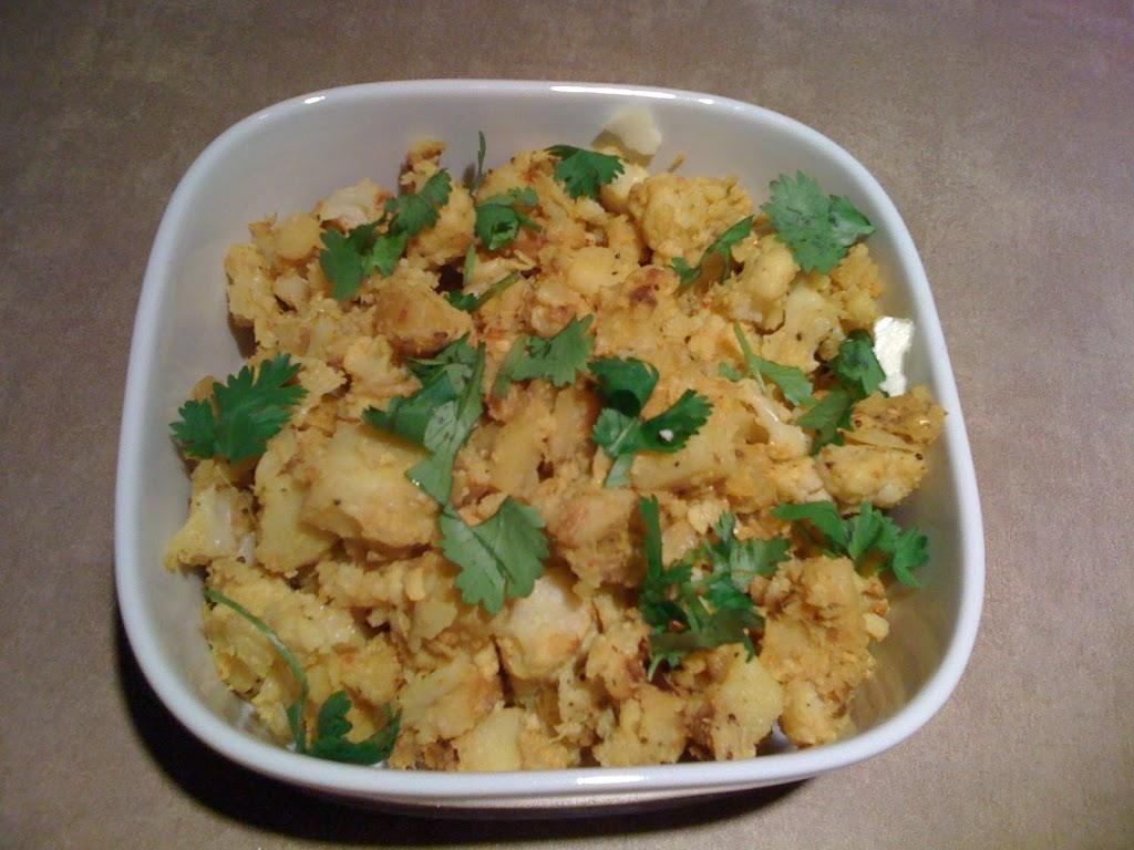 Adraki Gobi aloo (cauliflower potato stirfried with ginger)