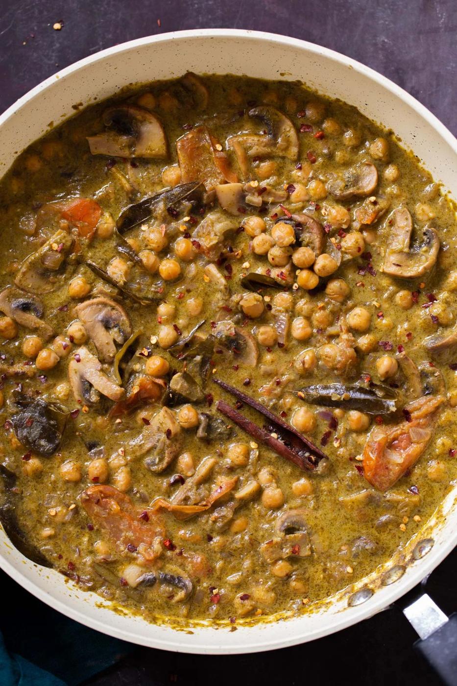 Andhra-Style Green Chili Chickpeas – 30 minutes
