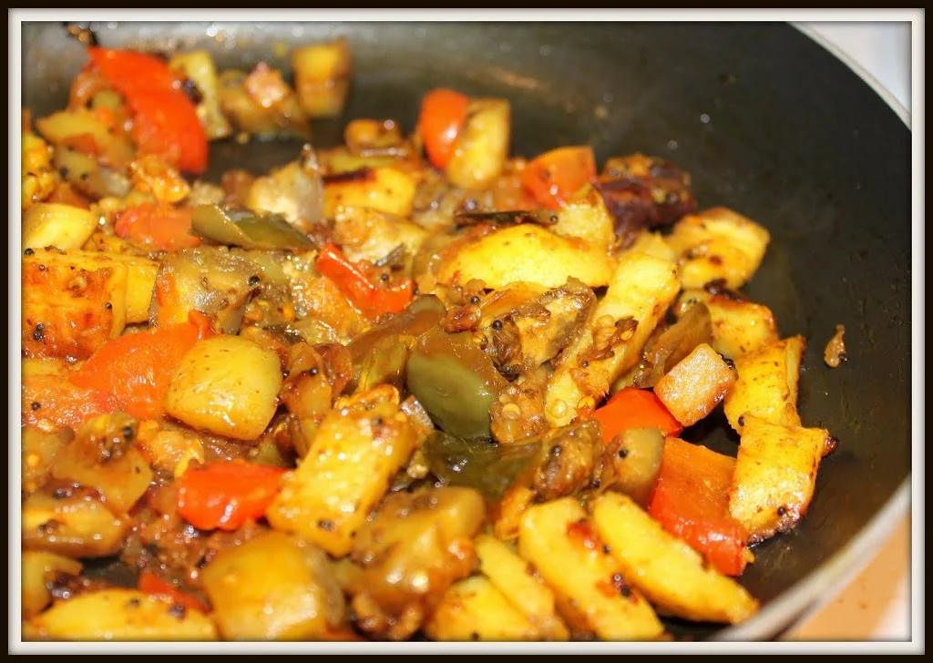 Baingan Aloo (Spiced Eggplant Potato Indian Recipe)