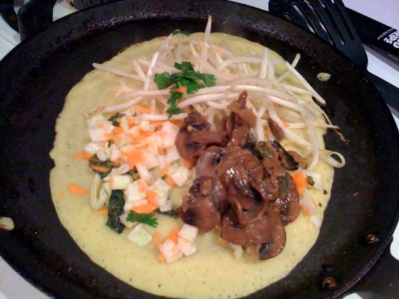 Banh Xeo (Vietnamese crepes) with nuoc cham sauce !