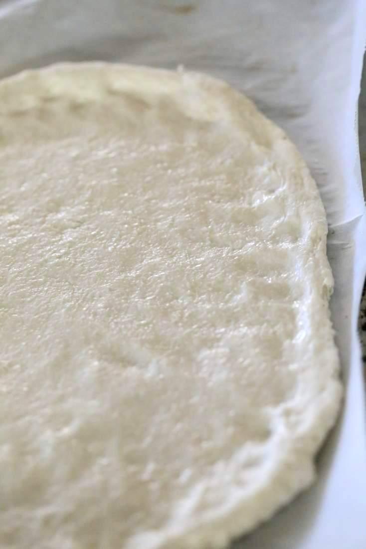 Basic Vegan Pizza Dough. Oil free | VeganRicha.com #vegan #pizza