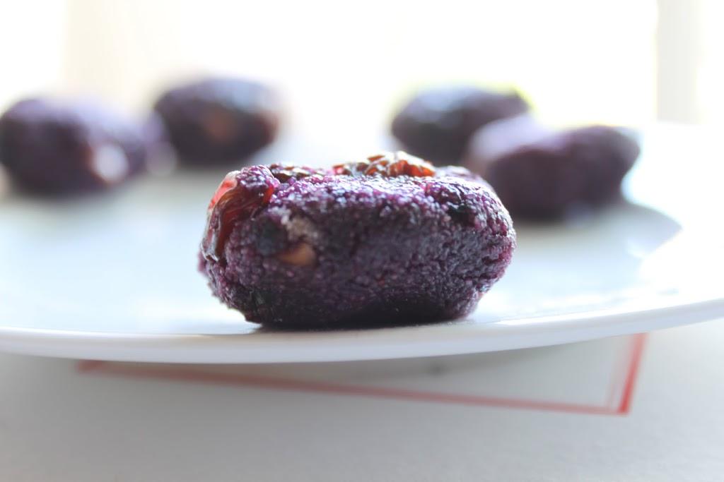 Blueberry Oats Semolina Laddoo(Indian Sweet Snack bites)