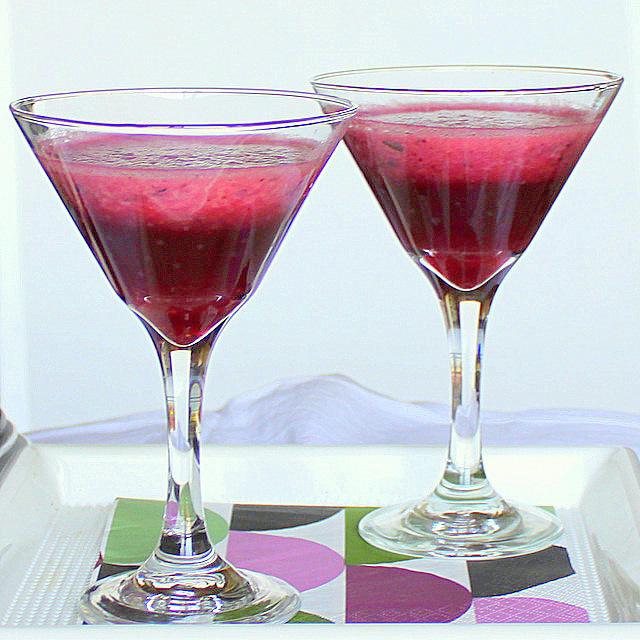 Blueberry Strawberry Spiced Cooler/Smoothie! Vegan