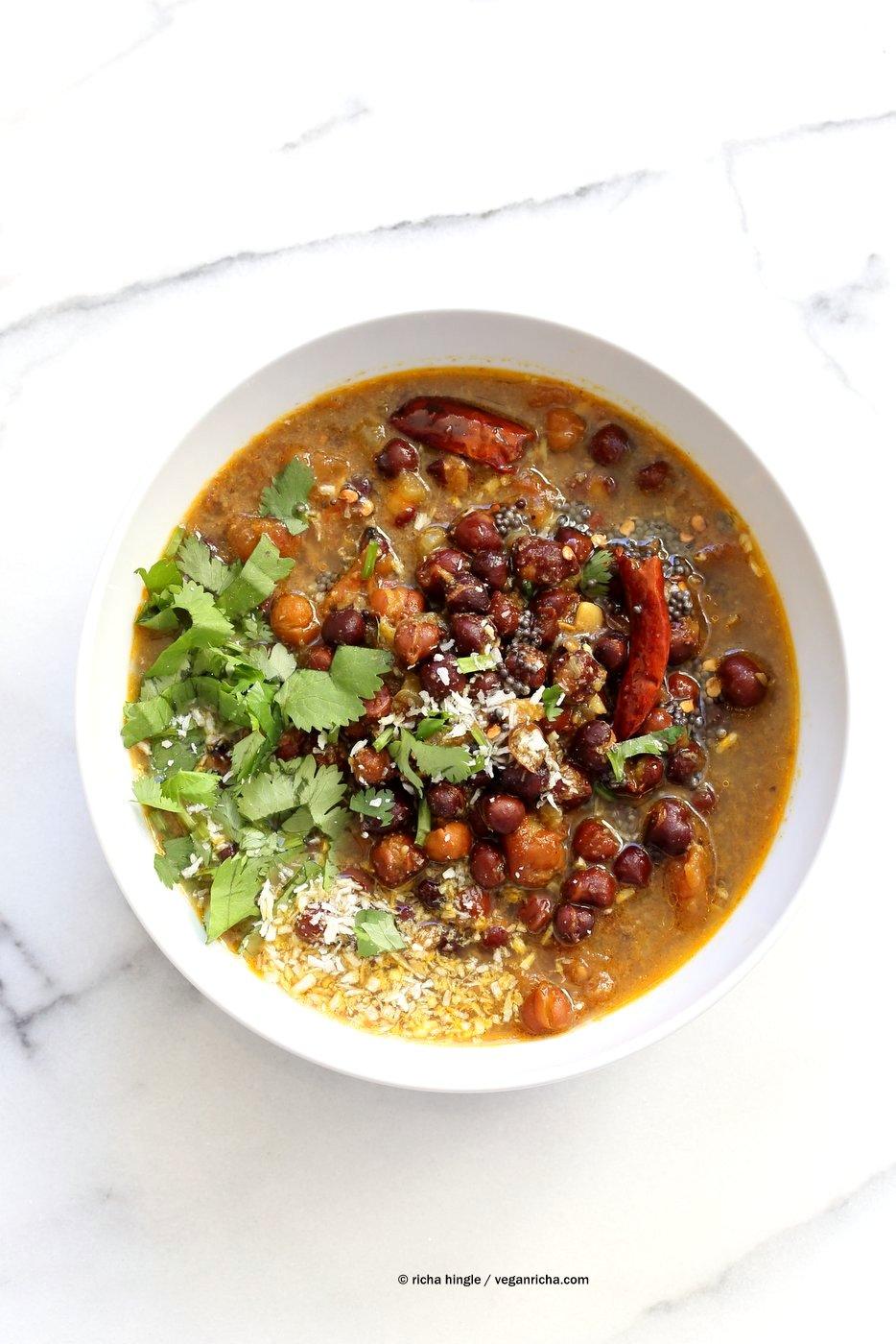 Kadala Curry - Bengal Gram or Kala Chana Curry with Coconut and Spices. Brown Chickpea Coconut Curry from South India (Kerala). Serve with rice, appams, dosas or make a bowl with roasted veggies and grains. Vegan Gluten-free Soy-free Indian Recipe | VeganRicha.com