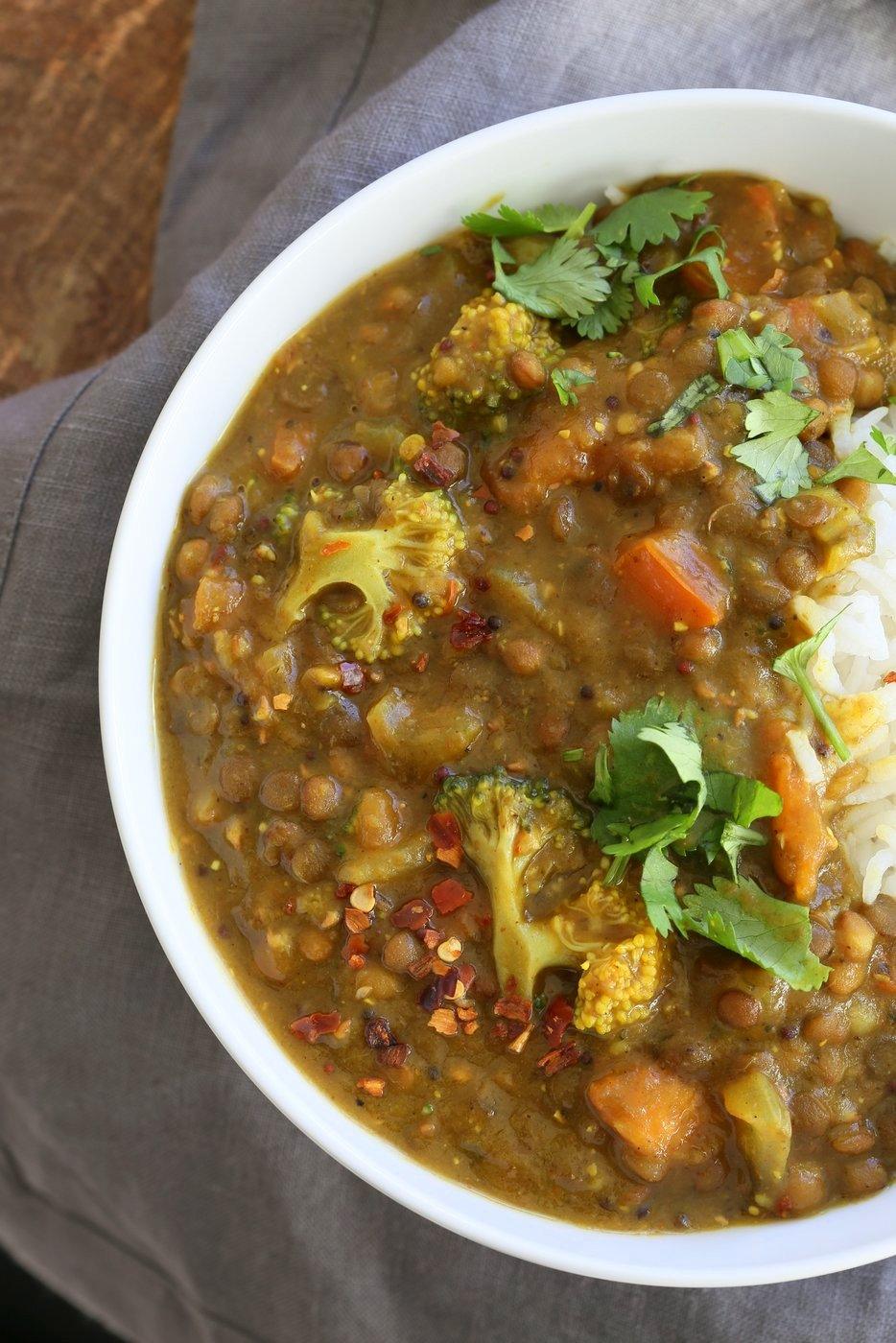Brown Lentil Soup with Broccoli, Fenugreek seeds and black pepper. Warming Winter soup with veggies and fenugreek for healing and detox. Vegan Gluten-free Soy-free Dal Recipe | VeganRicha.com