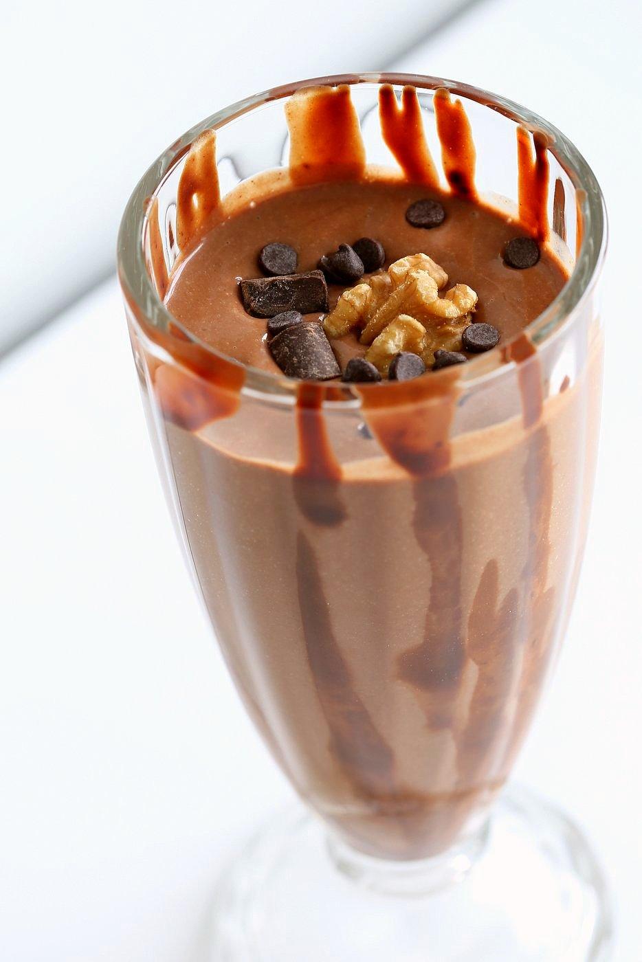 Brownie Batter Orange Chia Shake. Zesty Chocolate Chia Smoothie to start the day or to snack on this summer. Blend chocolate chips, non dairy milk, chia with or without zest, chill and serve. Vegan Glutenfree Soyfree Recipe. | VeganRicha.com