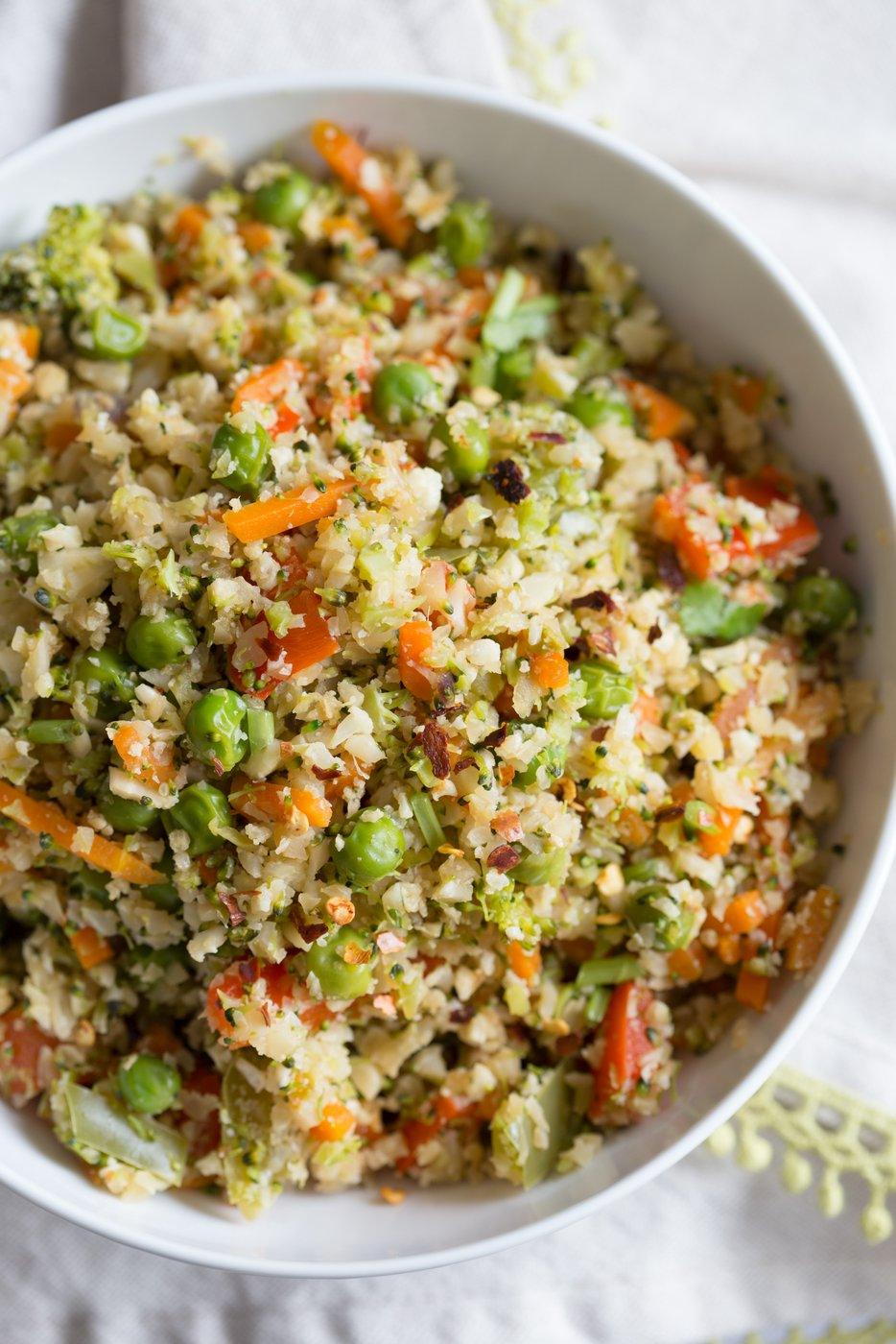 Cauliflower Fried Rice. Easy 1 Pot Fried Rice. No grains, low carb. So fluffy and so good. #Vegan #Glutenfree #Grainfree #Nutfree #Recipe #veganricha | VeganRicha.com