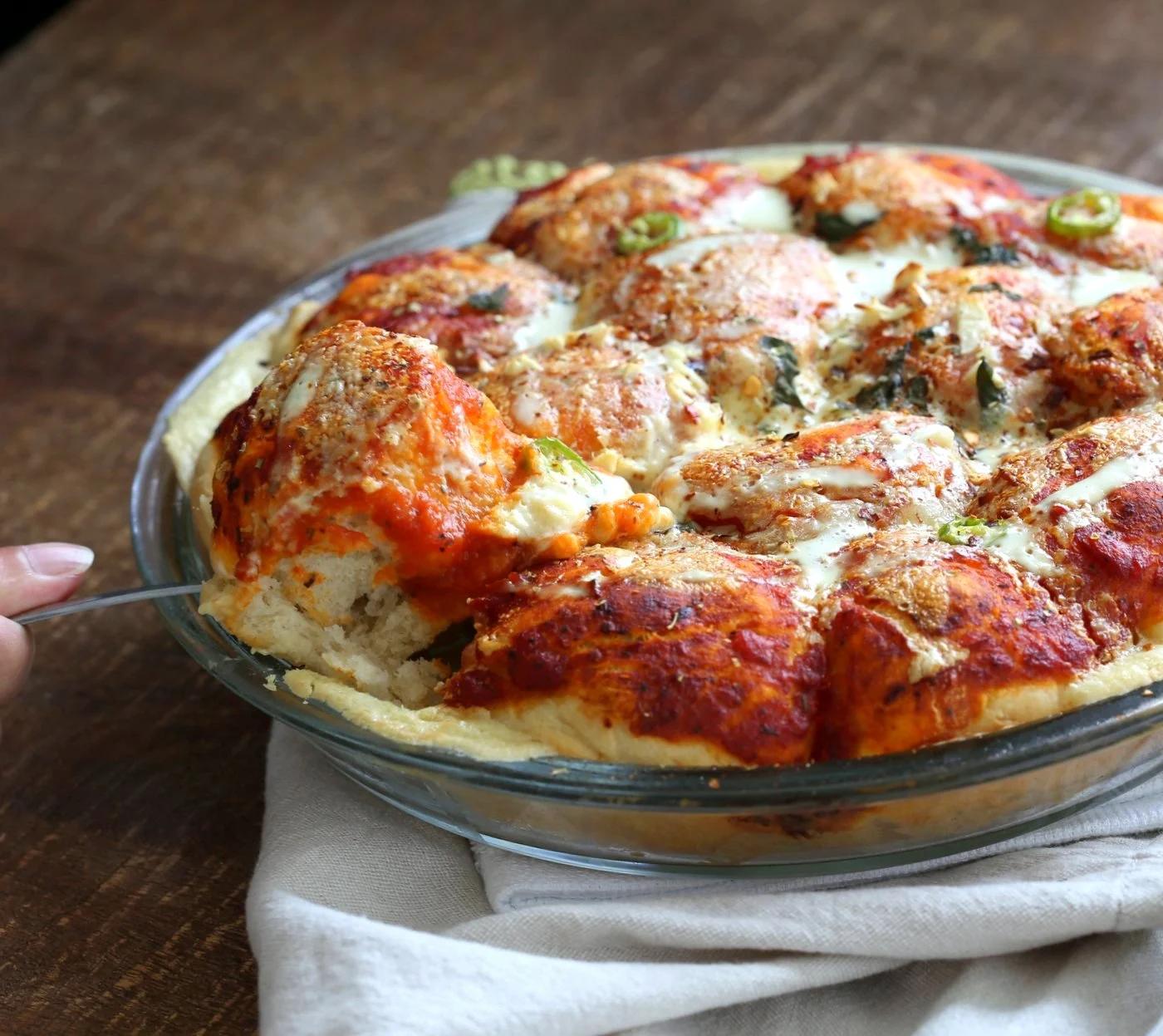 Cheesy Pull Apart Pizza Bread. Pizza Monkey bread. Add roasted veggies, olives, mushrooms to make into a pizza bake. Vegan Soy-free Recipe. | VeganRicha.com
