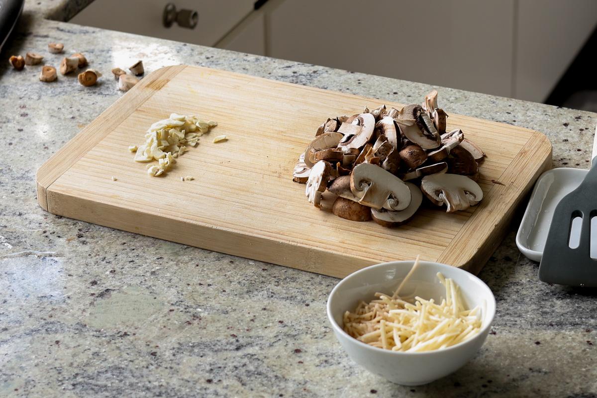 mushrooms and garlic after chopping