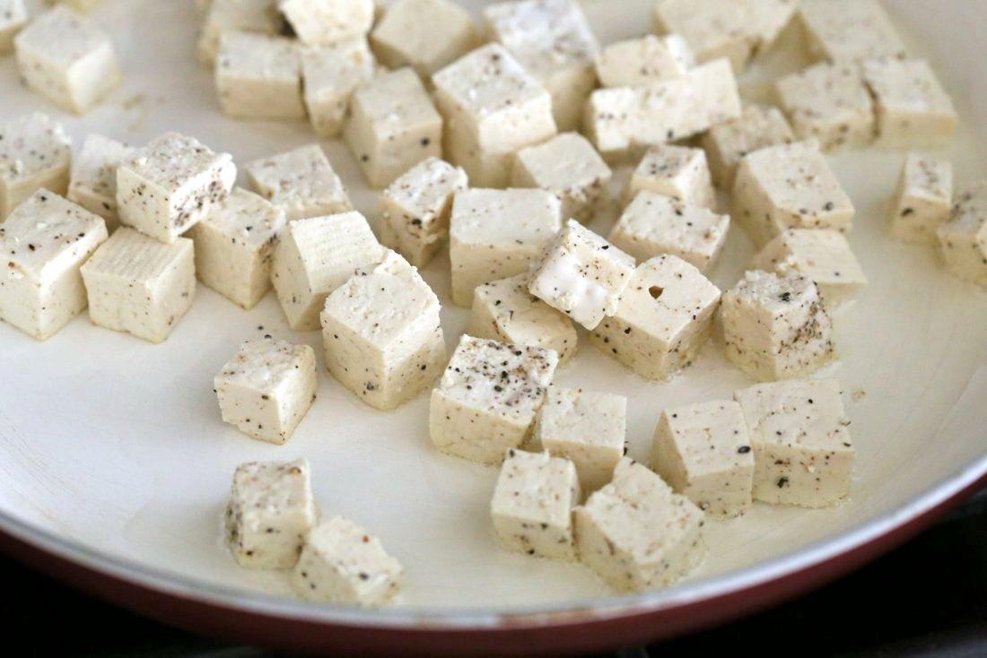 Chilli Tofu - Indian Chilli "Paneer" Recipe. Chilli Paneer is an Indo-chinese fusion stir fry served with other fusion noodles or fried rice. Crisp Tofu replaces the Paneer cheese in this delicious and quick version. Vegan Gluten-free Nut-free Recipe | VeganRicha.com