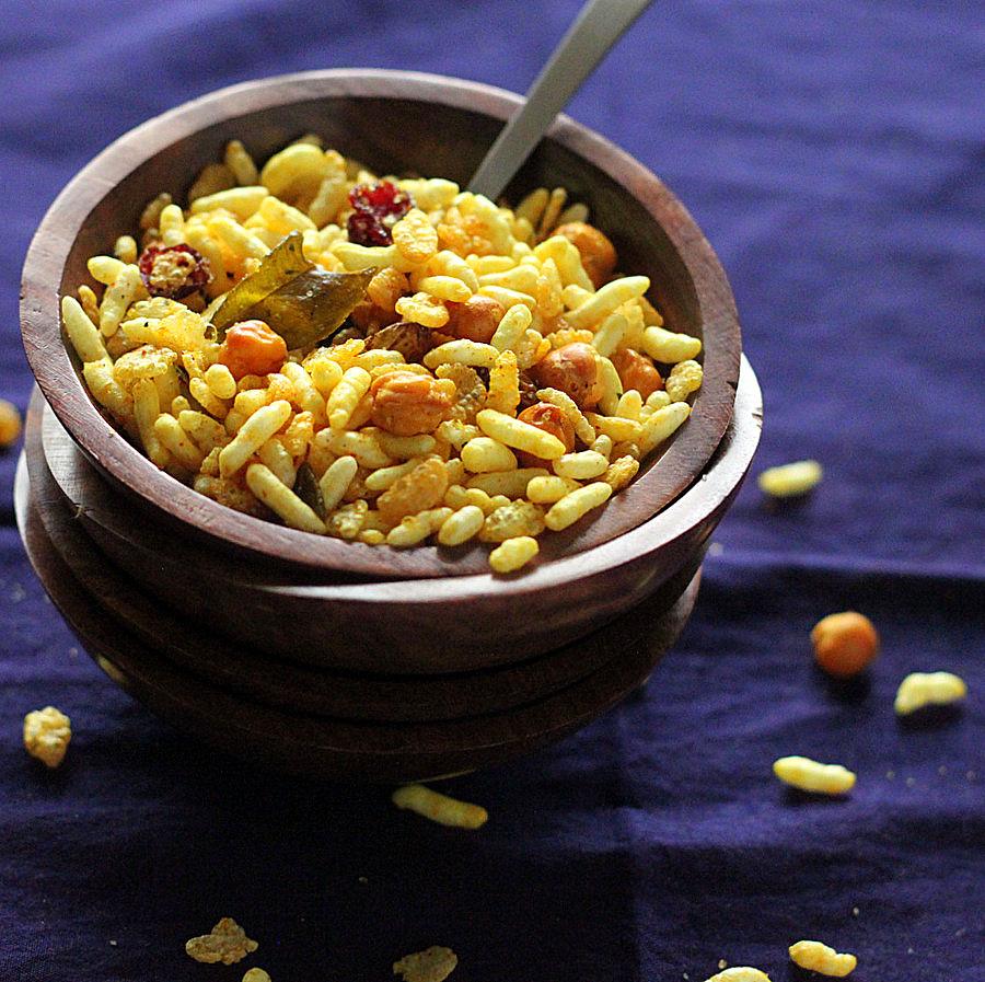 Chivda- Savory cereal snack, with dried fruits, Roasted sprouted chickpeas. vegan, glutenfree, nutfree option