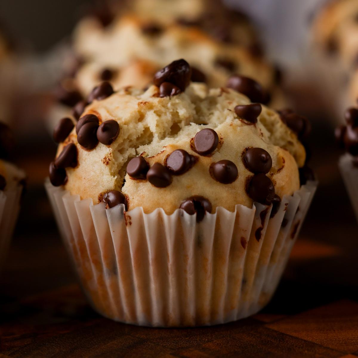 The fluffiest Chocolate Chip Muffins (vegan. gluten-free option)