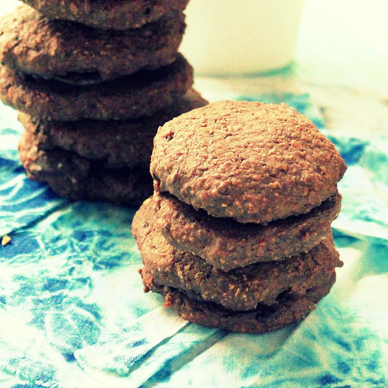 Chocolate whoopie pie cookies filled with spicy chile Chocolate Caramel! vegan