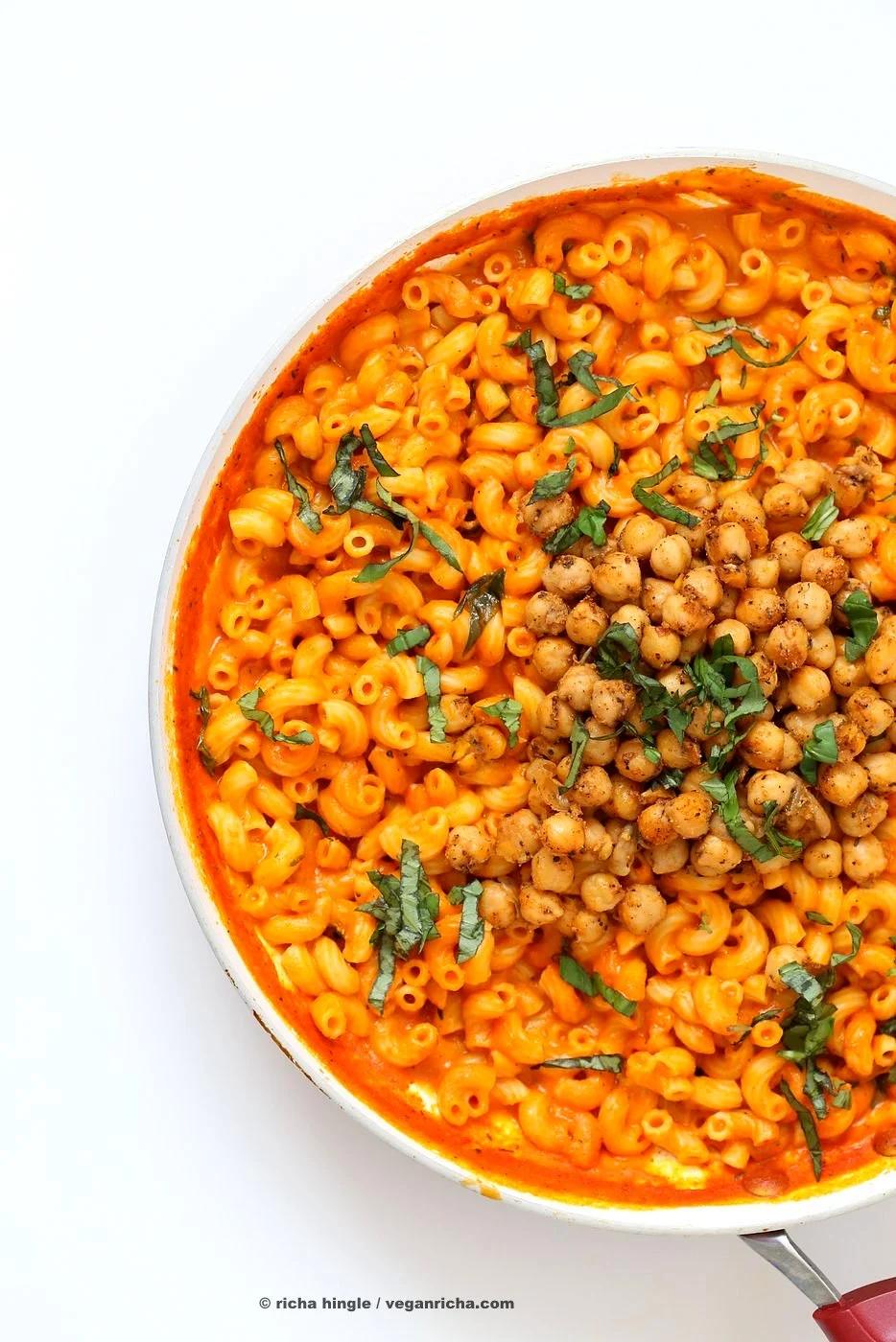 Creamy Roasted Red Pepper Pasta with Black Pepper Chickpeas. Elbows pasta in roasted red pepper sauce with crisp black pepper thyme chickpeas. Vegan Soy-free Recipe. Can be gluten-free with gluten-free pasta. | VeganRicha.com