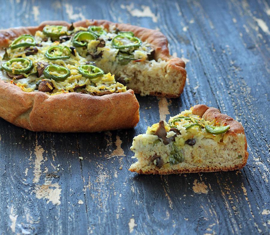 Deep Dish Cheddar Jalapeno Popper Pizza with White garlic sauce, Mushrooms, Kale, Cheddar on Semolina Wheat crust. vegan recipe