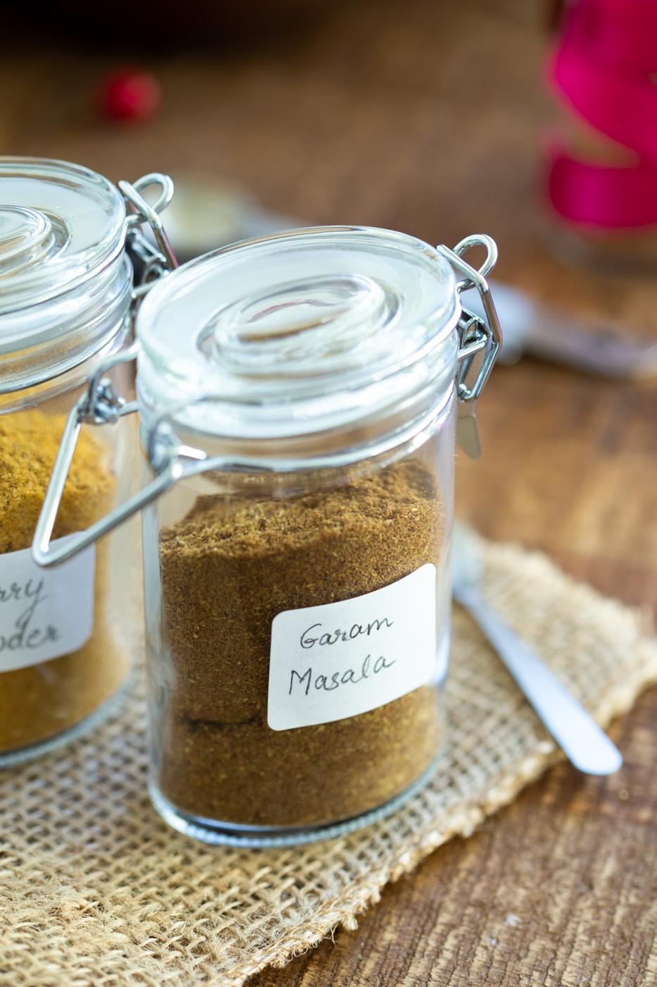 Homemade Spice Mixes for Gifts! Fresh spice blends take the meal from eh to wow. Gift these homemade mixes like garam masala, curry powder, cajun spice, pumpkin pie spice and more. Vegan Glutenfree Recipe