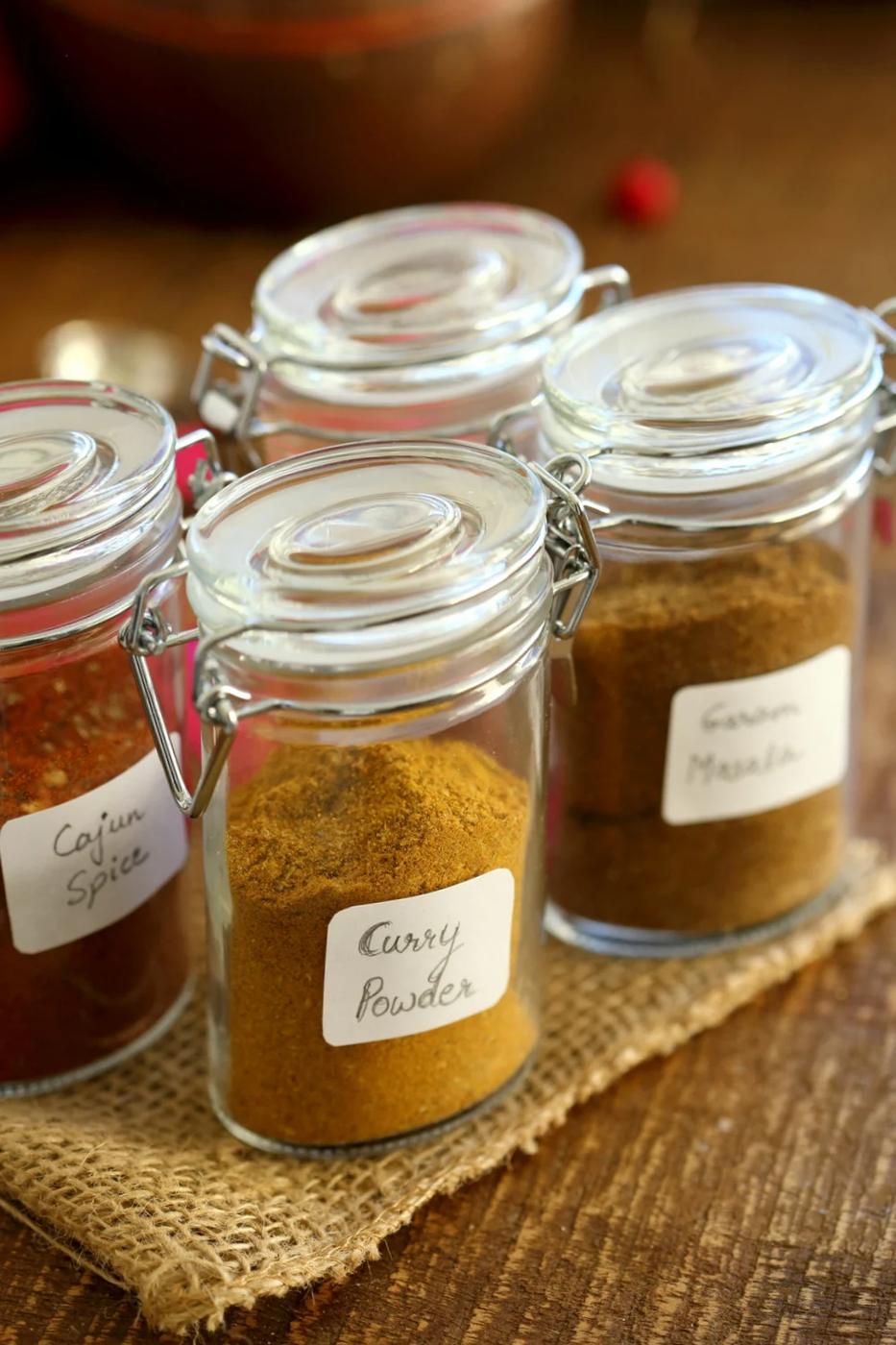 DIY Homemade Spice Mixes for Gifts