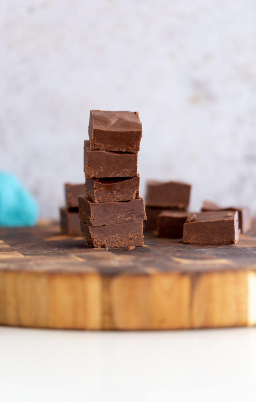 Easy Vegan Chocolate Fudge Recipe