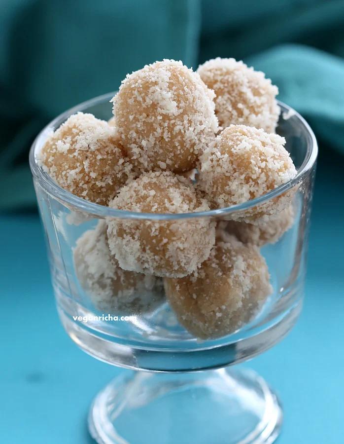 Coconut Ladoo | Pitzn