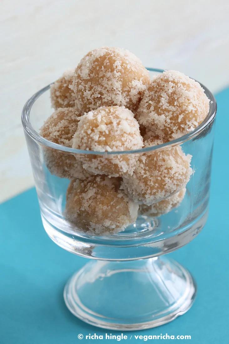Coconut Ladoo | Pitzn