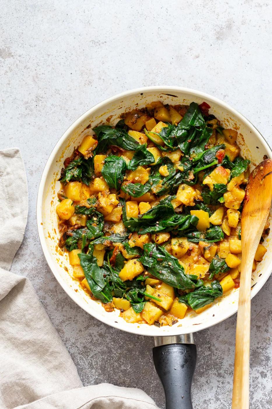 Garlic Potato Spinach Stir fry – Lasooni Aloo Palak