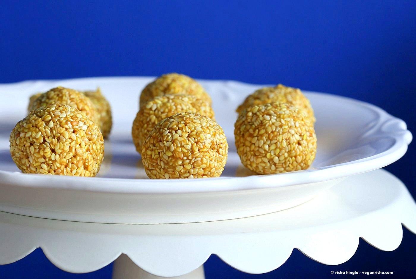 Golden Sesame Balls. Turmeric Toasted Sesame balls with Cinnamon and Cardamom. 5 Ingredient Sesame balls, or make them into bars or protein sesame bars. Vegan Gluten-free Nut-free Recipe | VeganRicha.com