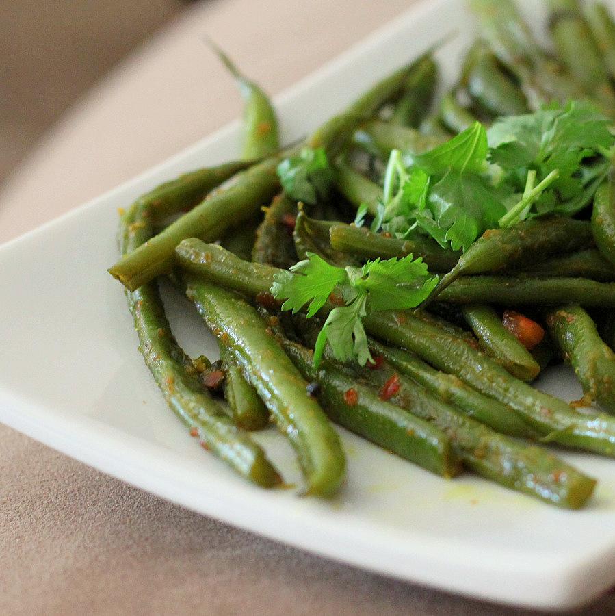 Green Beans with fennel seed, lentils and cilantro. Barbati Sabji vegan glutenfree recipe