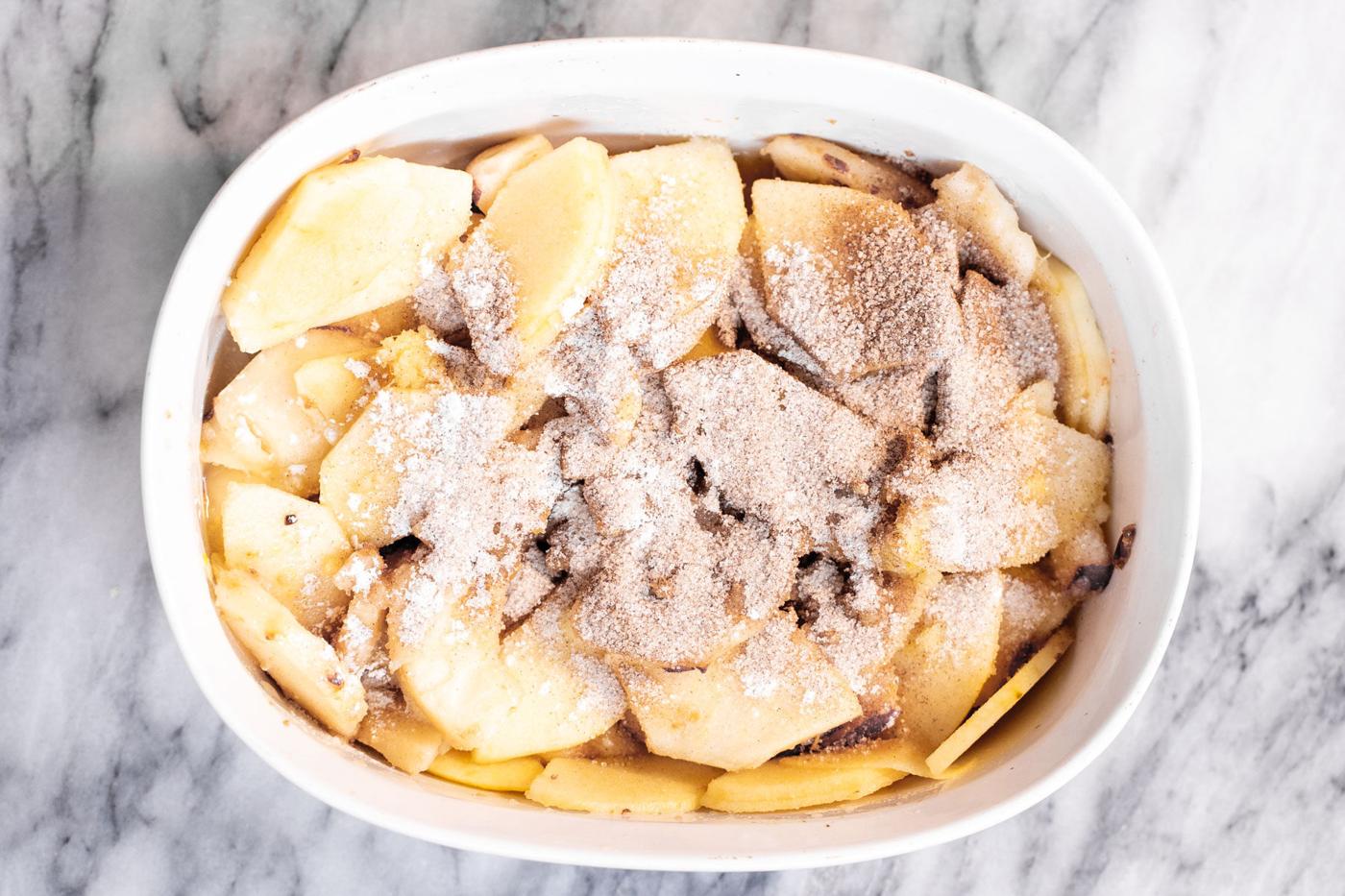 apple and pear sliced dusted with cinnamon sugar