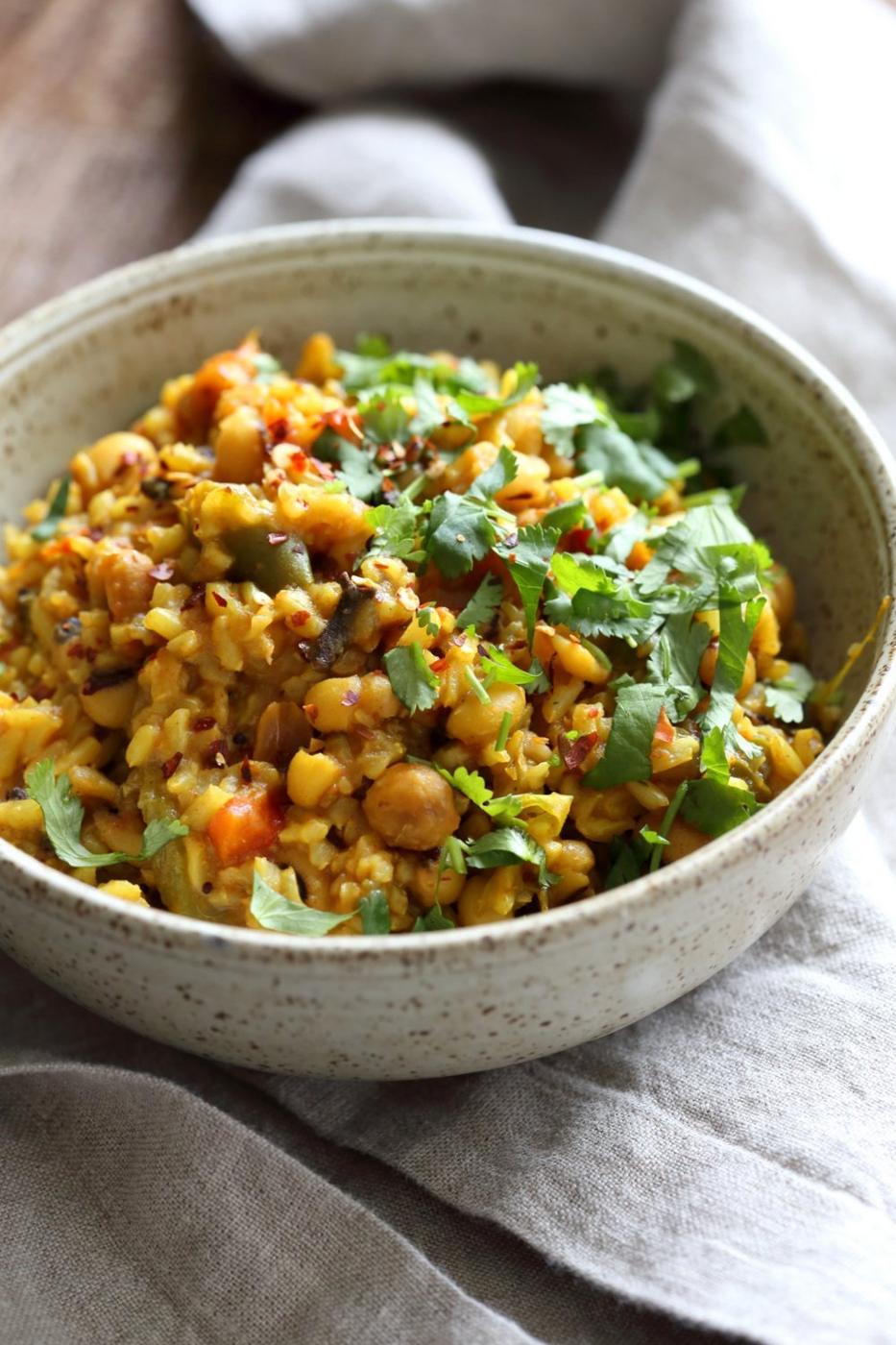 Instant Pot Black Eyed Peas Rice Pulao - Brown Rice Lobia Pulao. Black Eyes Peas and Rice cooked with spices and veggies. Saucepan option. #Vegan #Glutenfree #1Pot #Nutfreeoption #Soyfree #instantpot #Recipe #VeganRicha | VeganRicha..com