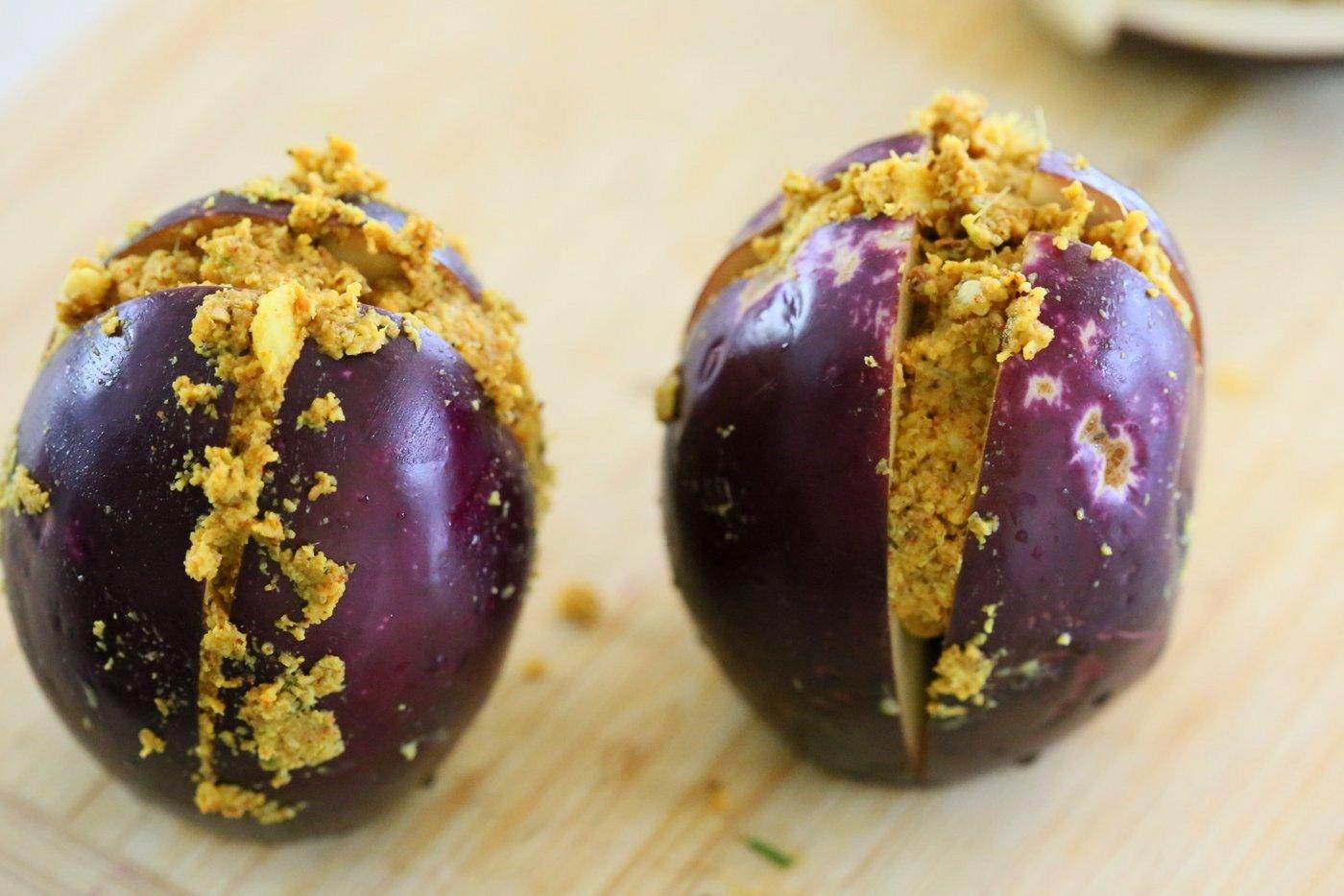 Instant Pot Masala Eggplant Curry. Pressure cooked Indian Baghare baingan. Stuffed Baby Eggplant Curry. #Vegan #Glutenfree #Soyfree #Recipe #veganricha | VeganRicha.com