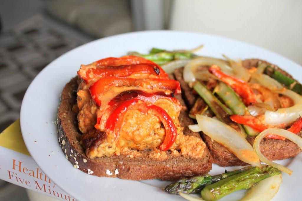 Jamaican Jerk Tempeh and creamy Red Bell pepper mayo Sandwich! Vegan