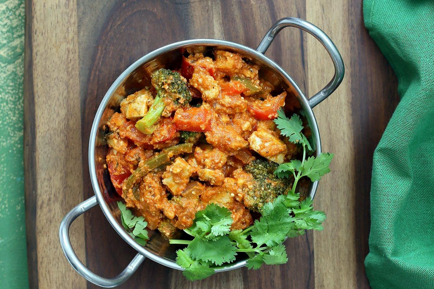 Kadai Paneer Tofu & Peppers. Kadhai Tofu in spiced tomato sauce. Shimla Mirch/ Capsicum, Broccoli and Crisped Hemp Tofu in an easy blender tomato almond sauce makes a great entree for Diwali. Vegan Gluten-free Soy-free Cashew-free Recipe. | VeganRicha.com