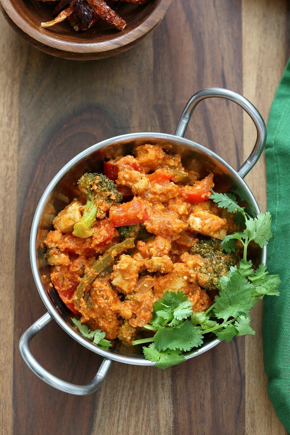 Kadai "Paneer" Tofu & Peppers. Kadhai Tofu in spiced tomato sauce. Shimla Mirch/ Capsicum, Broccoli and Crisped Hemp Tofu in an easy blender tomato almond sauce makes a great entree for Diwali. Vegan Gluten-free Soy-free Cashew-free Recipe. | VeganRicha.com