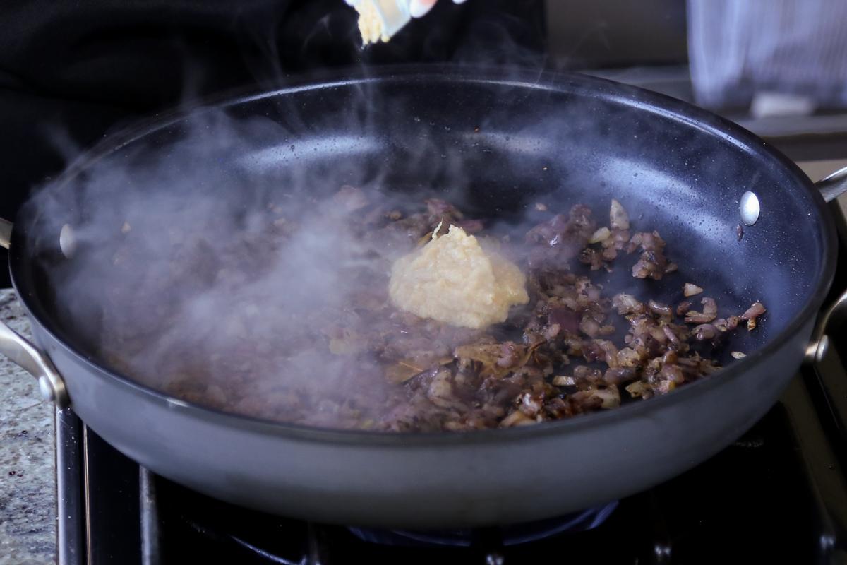 adding ginger garlic paste