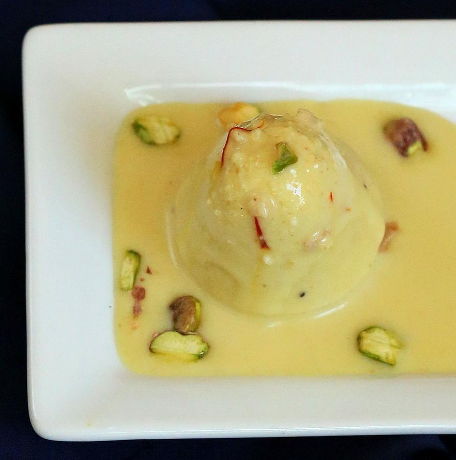 Kesar Kulfi Recipe - Saffron Cream Popsicles. Vegan Kulfi with saffron, coconut milk, cashews and starch | VeganRicha.com #vegan #dairyfree #kulfi
