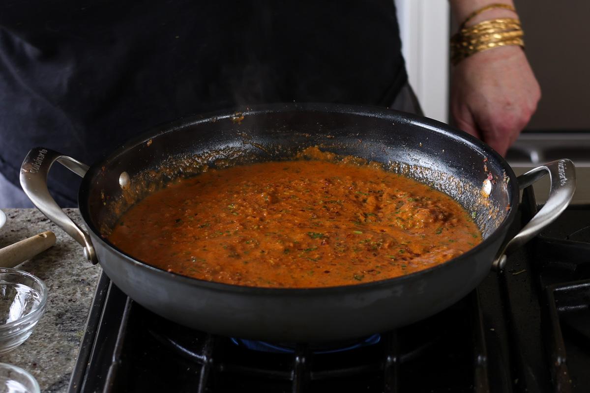 korma sauce in the pan