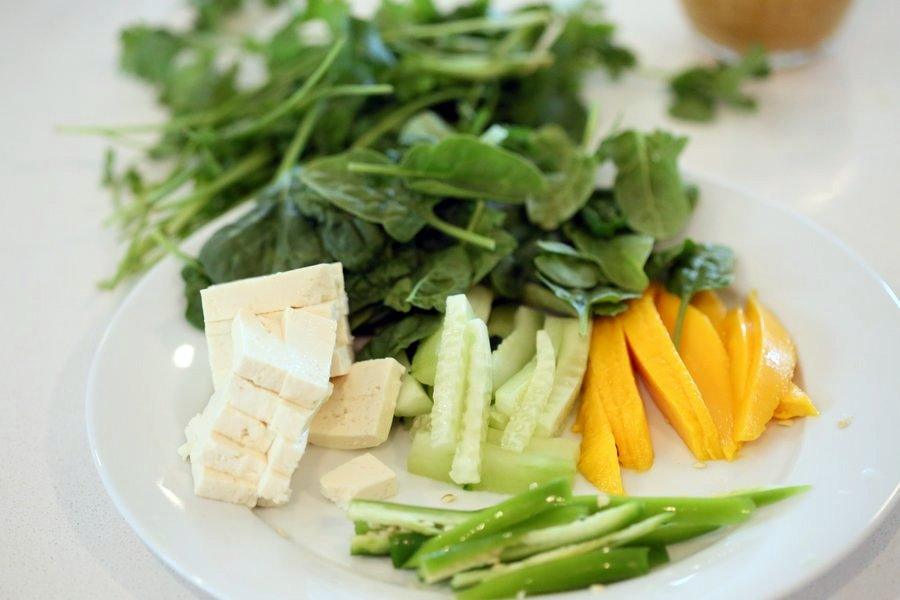 Mango Summer Rolls with Makhani dipping sauce | Pitzn