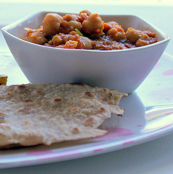 Meal Series: Phukein, chole/chana masala and roti! (Green onions and potatoes, Garbanzo Bean Curry and Indian Flat Bread)
