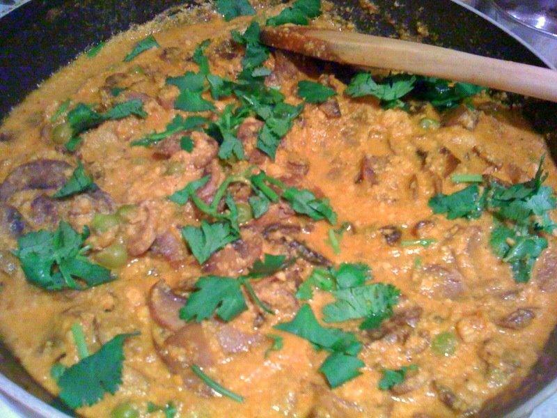 Mushroom Mutter Masala! (mushroom peas in creamy curry)