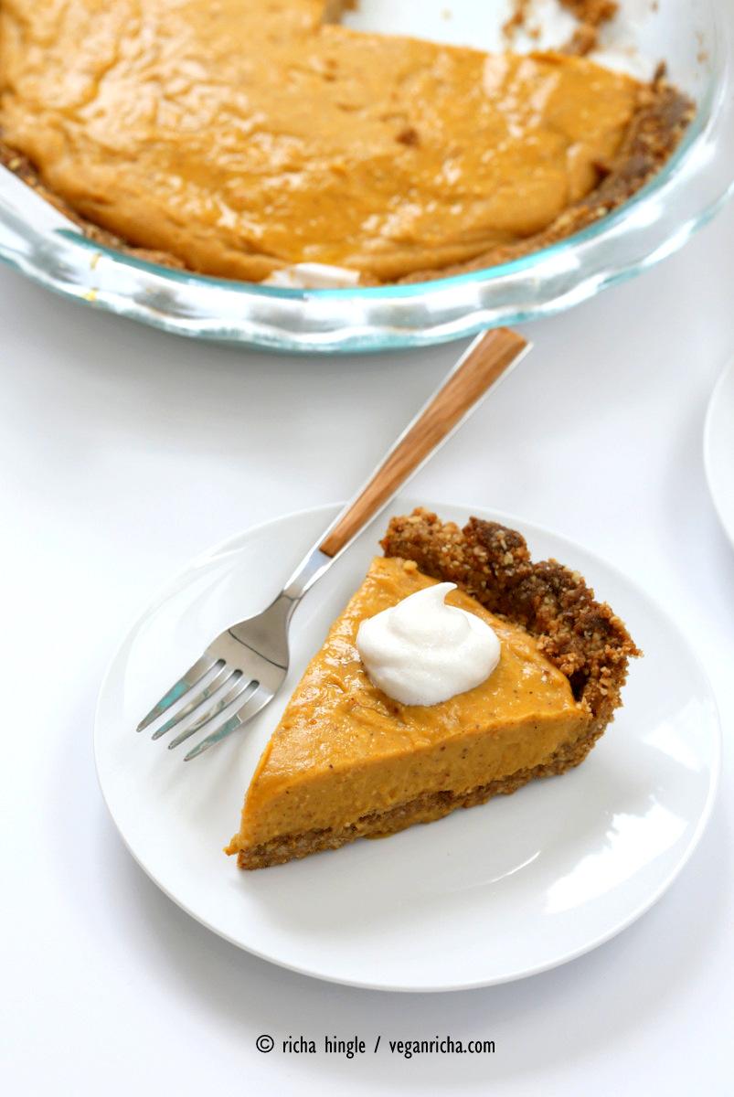 This No Bake Vegan Pumpkin Pie with Gluten-free Gingerbread Crust is easy to put together and is perfect with whipped coconut cream. Soy-free Holiday Recipe | Pitzn