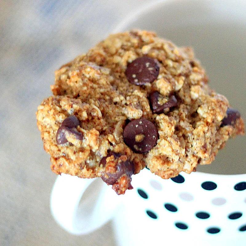 Oatmeal Chocolate chip glutenfree Cookies. with a secret ingredient. vegan