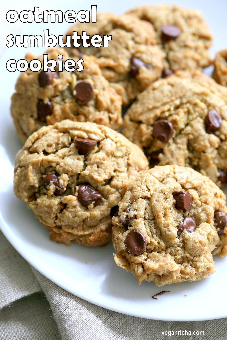 1 Bowl Oatmeal Chocolate Chip Sunbutter Cookies. Cinnamony Sunflower seed butter Oatmeal Cookies. These Soft Sunbutter Oatmeal Cookies come together really quickly and make a great snack or treat. Refined Sugar Free #Vegan Nut#free #Recipe #veganricha Can be #Glutenfree | VeganRicha.com