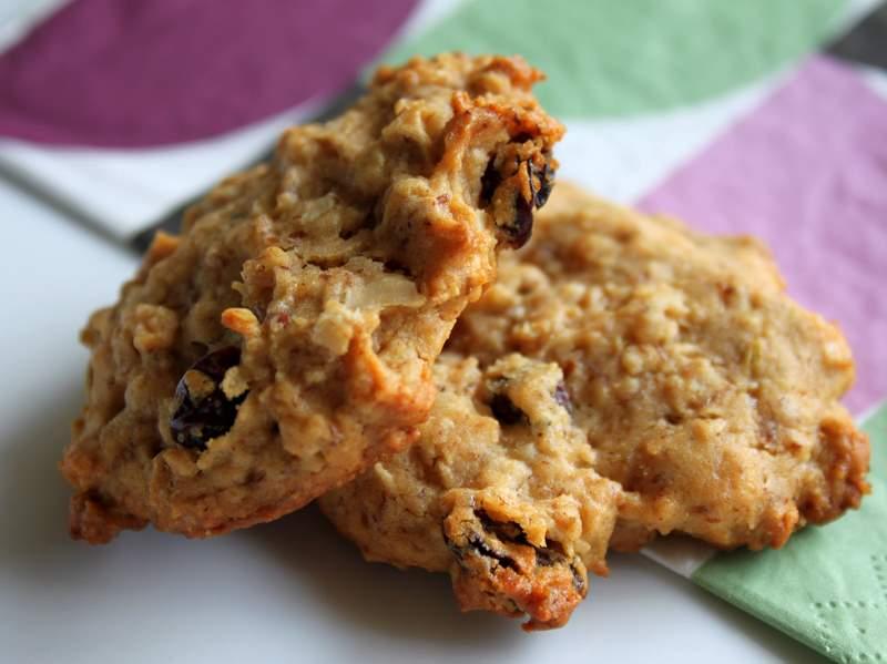 Oatmeal Raisin Almond butter Cookies! Vegan