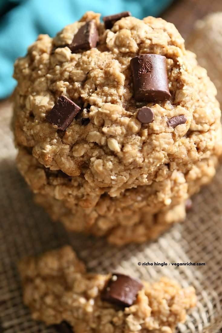 Oatmeal Walnut Chocolate Chunk Cookies | Pitzn