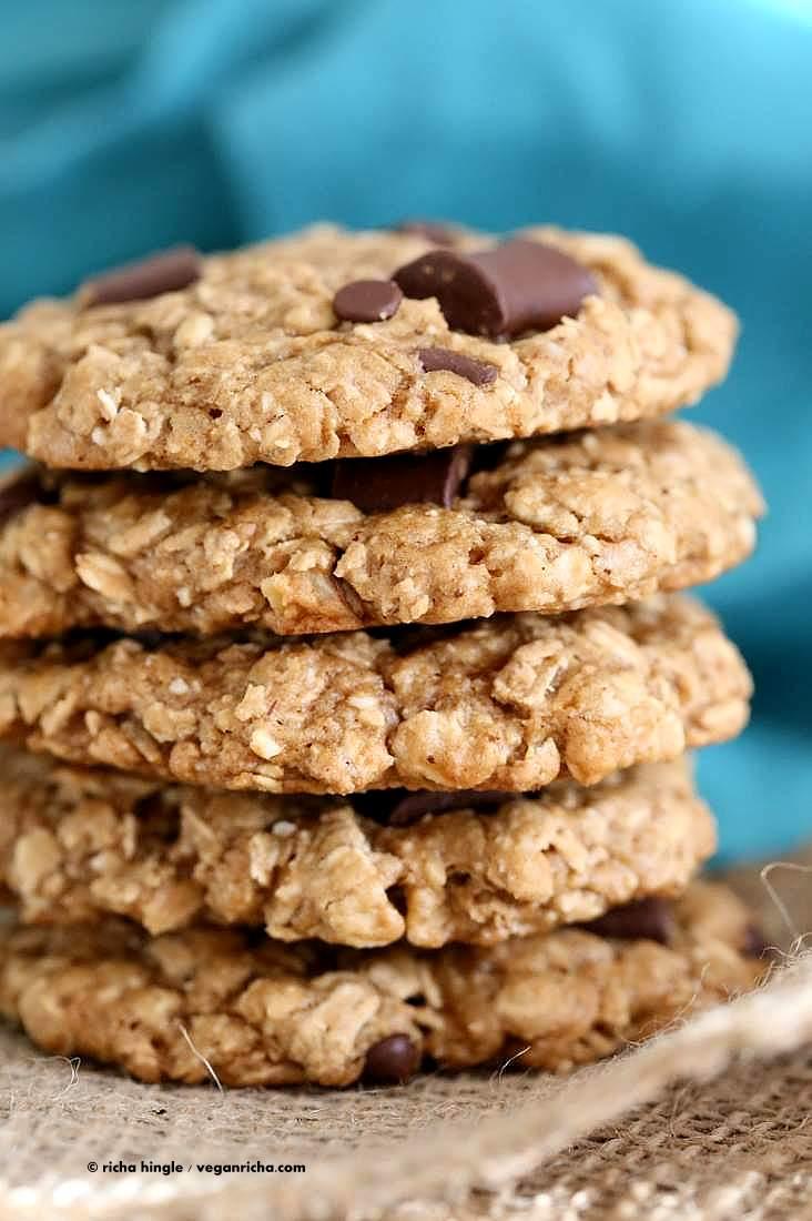 Oatmeal Walnut Chocolate Chunk Cookies | Pitzn