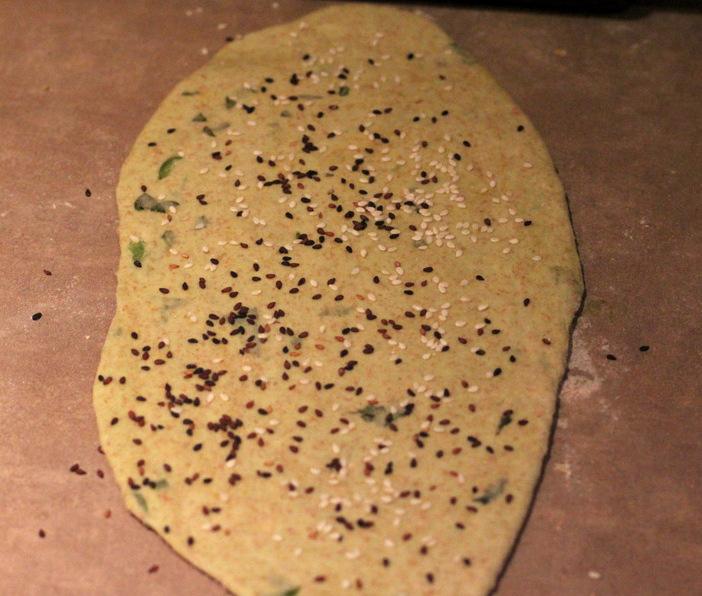 This Oil-free Avocado Naan does not need yogurt. Avocado adds the moisture and fat to keep this flat-bread moist for days. | VeganRicha.com #vegan #flatbread