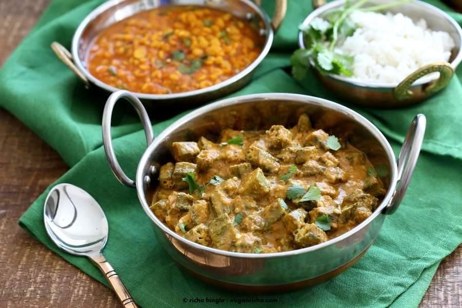 Okra Kuzhambu - Okra in tamarind coconut sauce | Pitzn