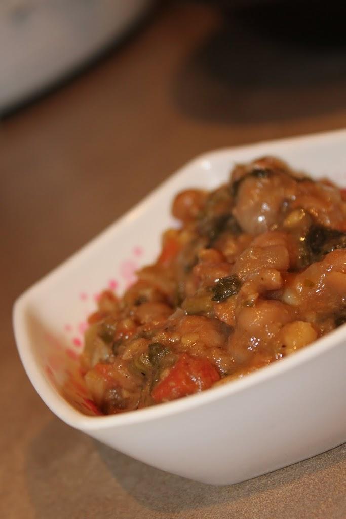 Palak Chole! (Garbanzo beans/chana and Spinach curry)